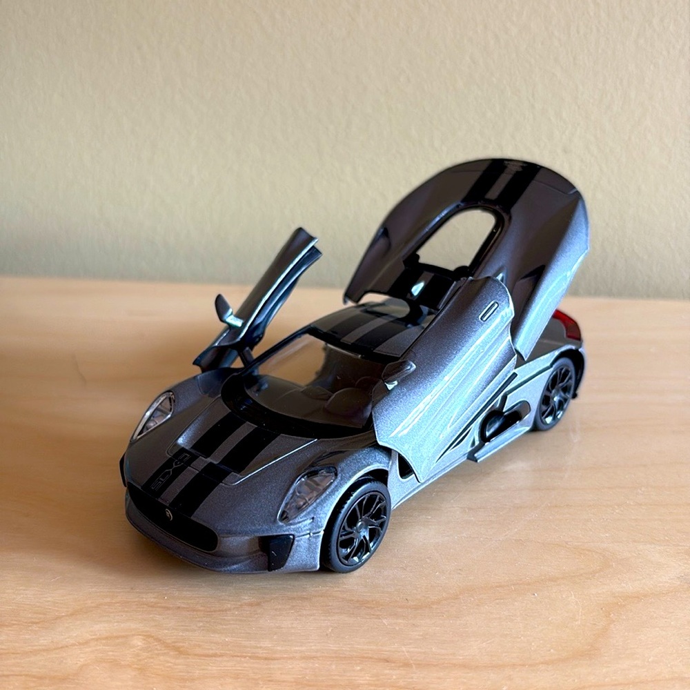 Jaguar C-X75 Model 1:32 - brand new - Picture 9 of 12